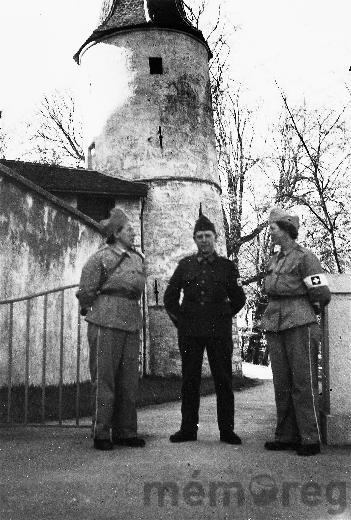 Luftschutztruppe vor dem Schloss Nidau, 1939
