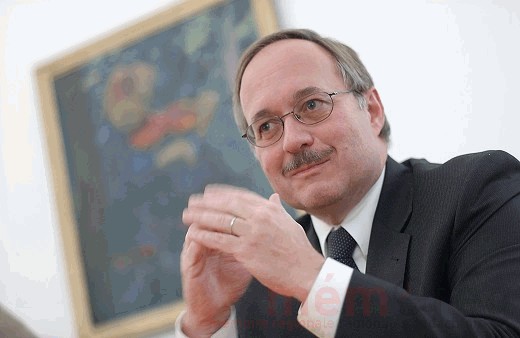 Le Conseiller fédéral Samuel Schmid, chef du DDPS