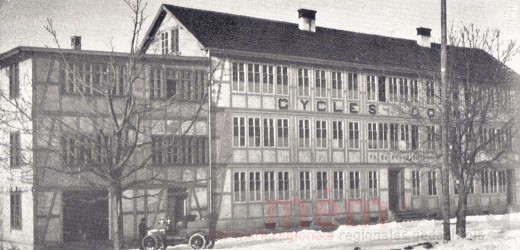 Bâtiment de la fabrique de vélos COSMOS à Madretsch, vers 1900